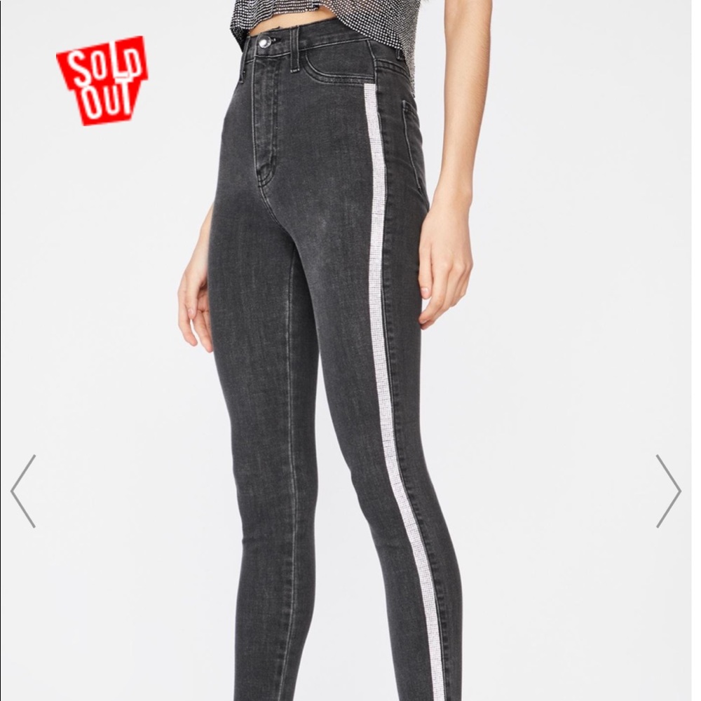 HIGH RISE GREY SKINNY JEANS WITH RHINESTONE DETAIL